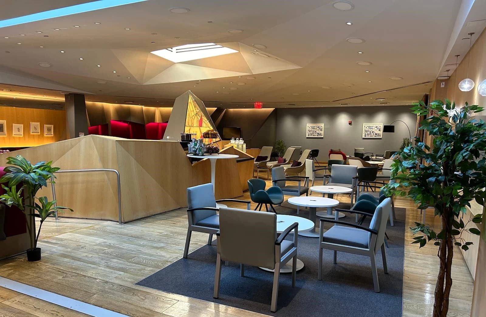 featured image: IEG and La Compagnie Partner to Elevate the Lounge Experience at Newark Airport